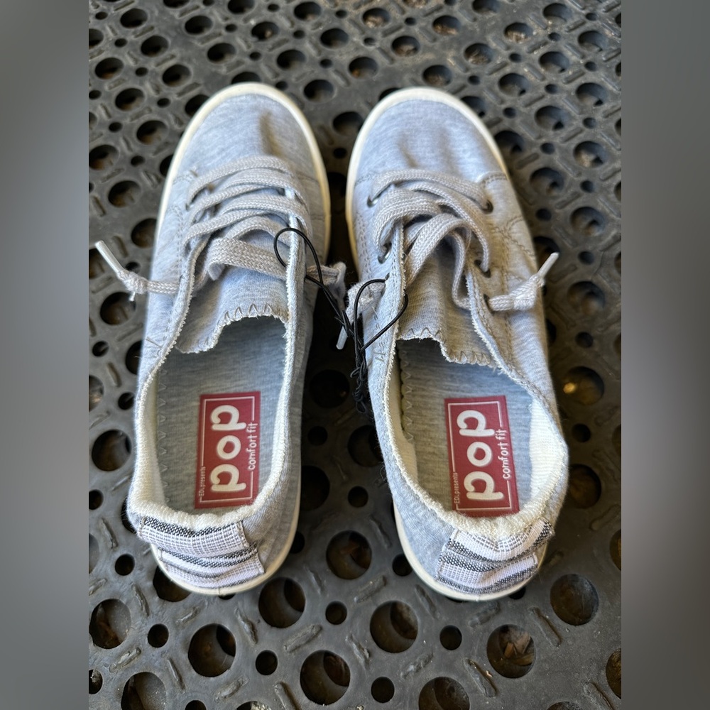 NWT POP "Comfort Fit" slip-on sneakers Size 6M